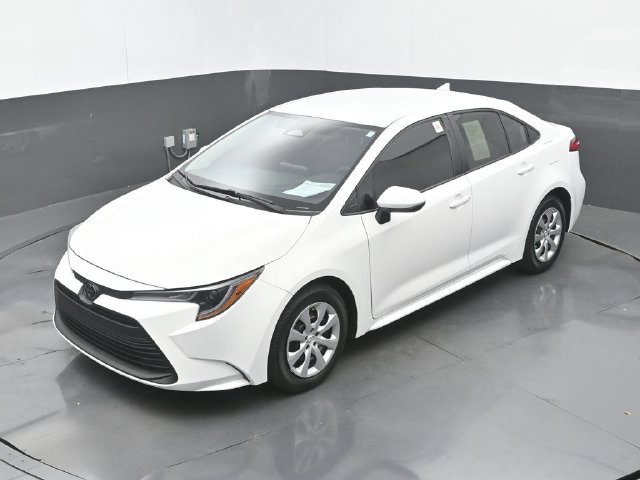 Used 2025 Toyota Corolla LE FWD image 31