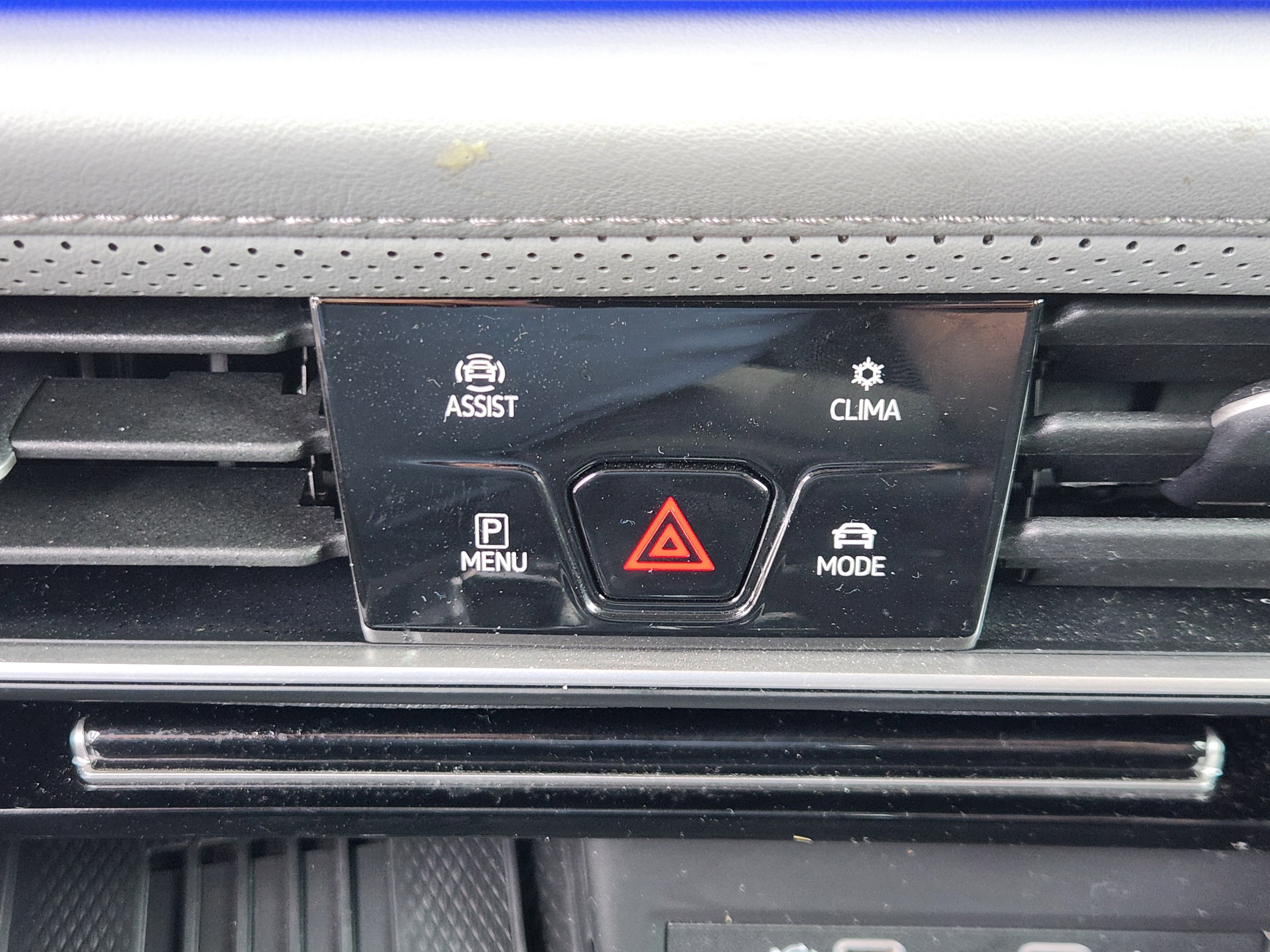 Certified 2025 Volkswagen Atlas Peak Edition SE AWD/4WD image 22