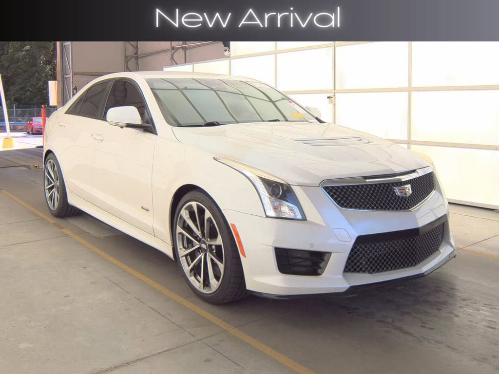 Used 2018 Cadillac ATS V w/ Luxury Package RWD image 2