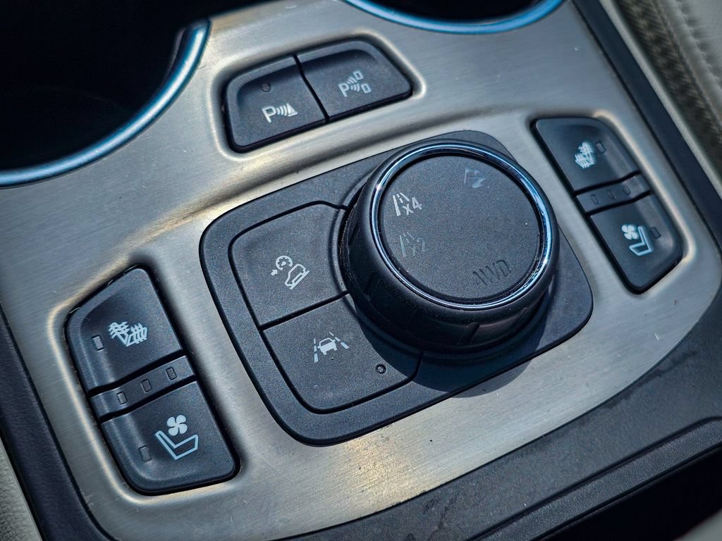 Used 2018 GMC Terrain Denali w/ Advanced Safety Package AWD/4WD image 31