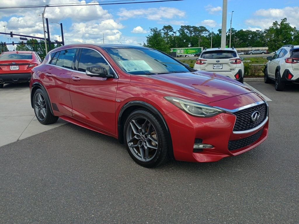 Used 2017 INFINITI QX30 Sport w/ Sport Leather Package FWD image 3