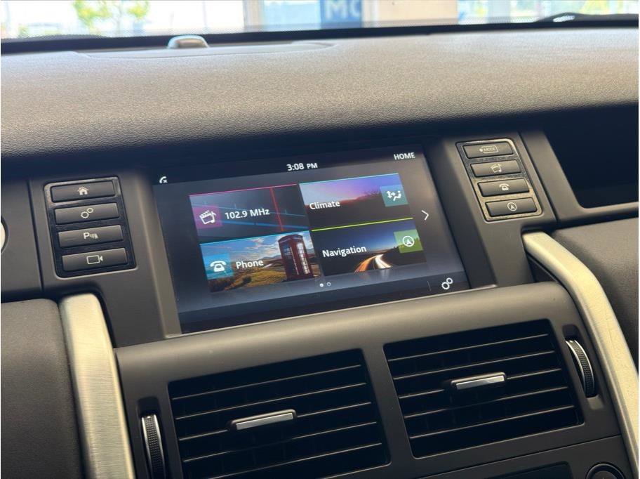 Used 2019 Land Rover Discovery Sport HSE AWD/4WD image 13