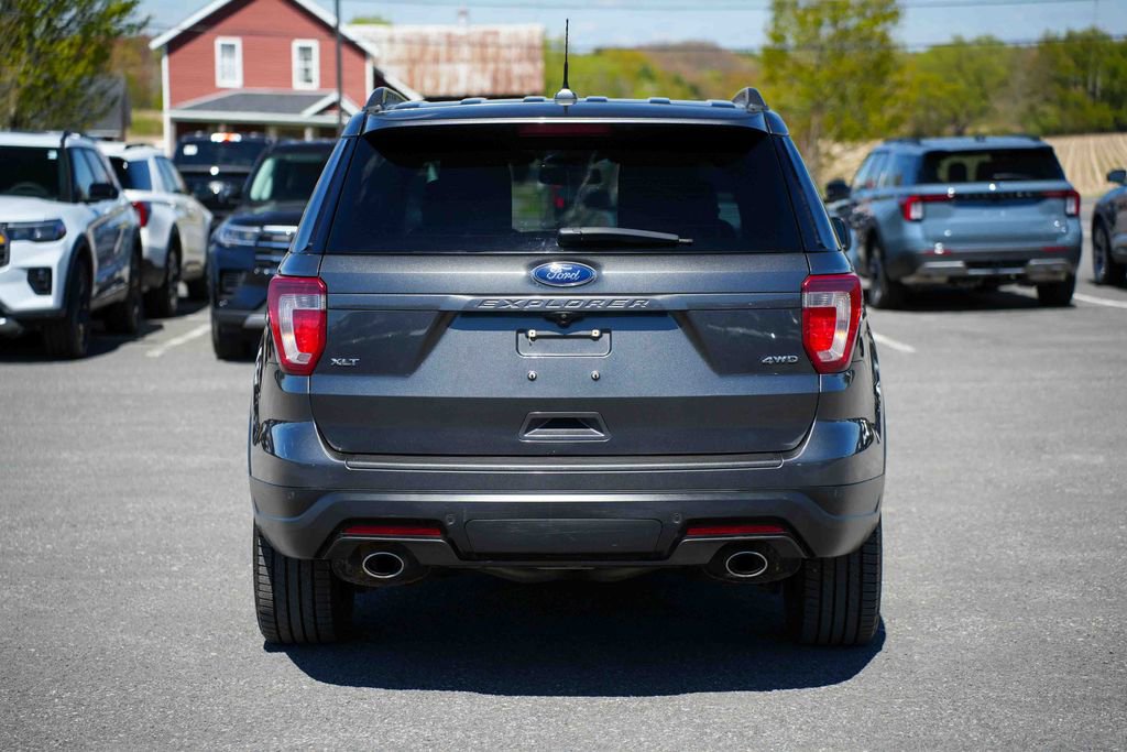 Used 2018 Ford Explorer XLT w/ Equipment Group 202A AWD/4WD image 6