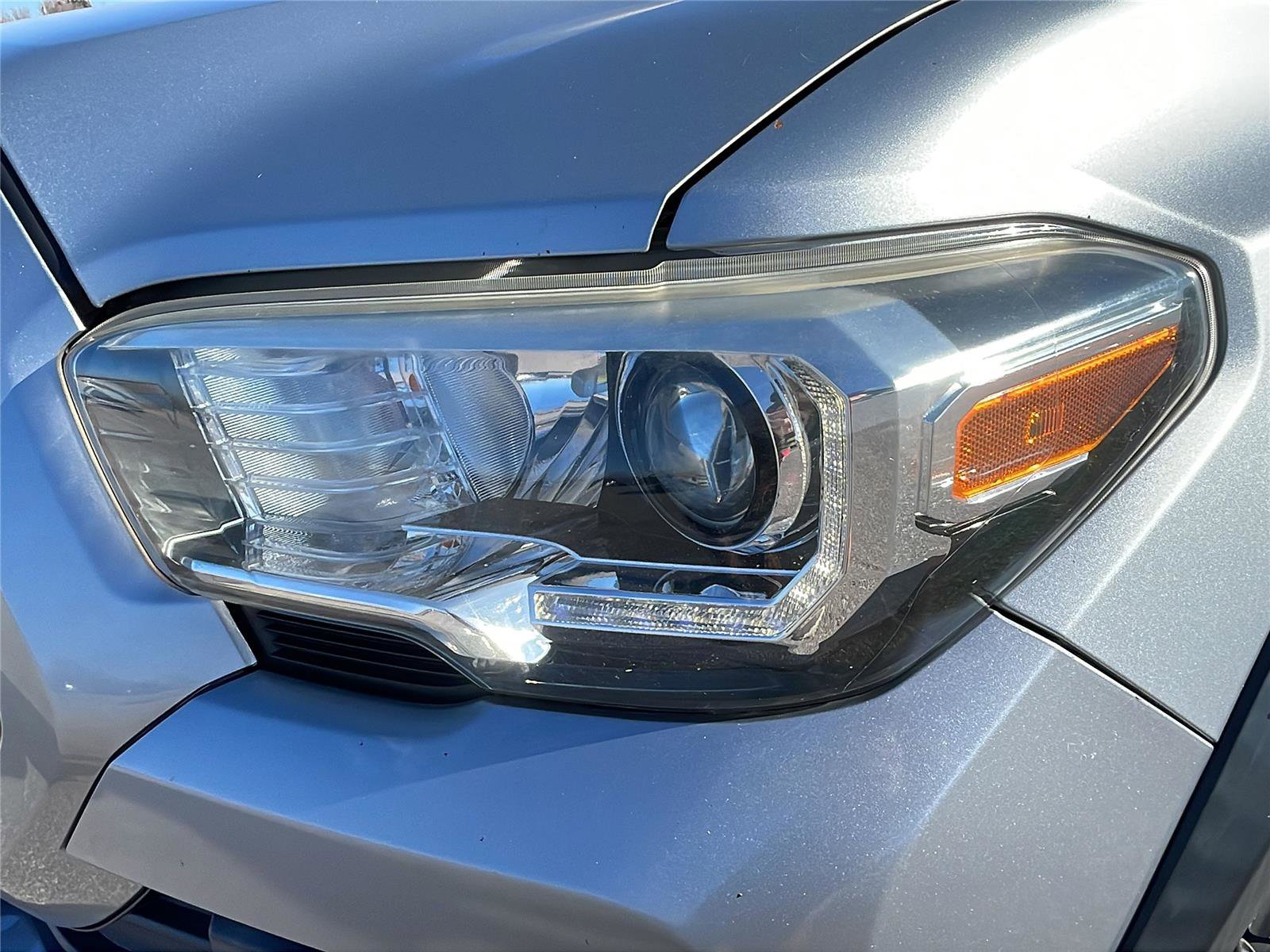 Used 2018 Toyota Tacoma TRD Off-Road image 9