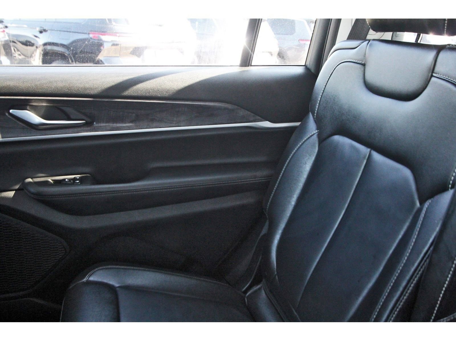 Used 2023 Jeep Grand Cherokee L Limited image 14