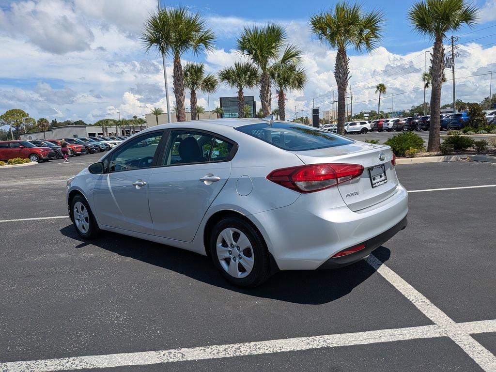Used 2017 Kia Forte LX FWD image 7