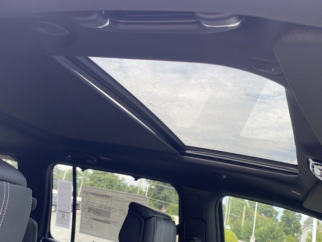 New 2024 Jeep Grand Wagoneer L 4WD w/ Rear Seat Video Group 1 image 30