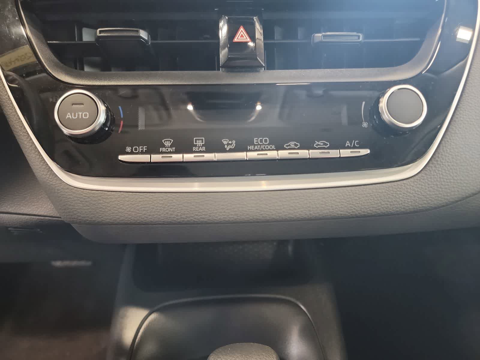 Used 2024 Toyota Corolla LE FWD image 22