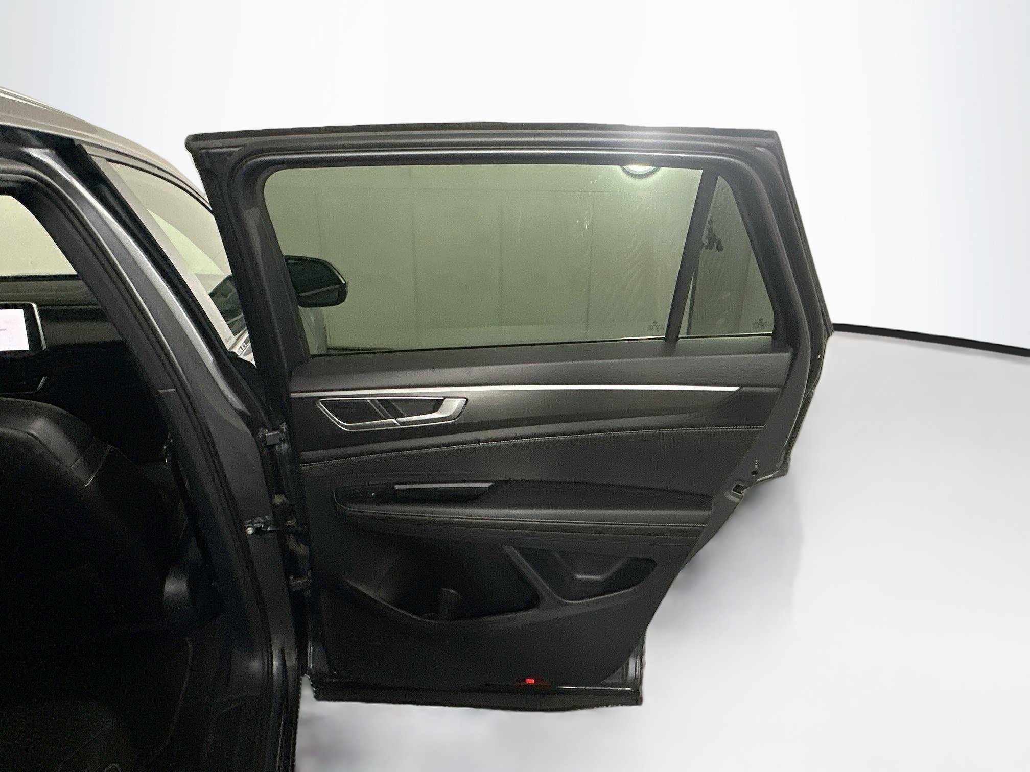 Used 2024 Volkswagen Atlas Cross Sport SE FWD image 29