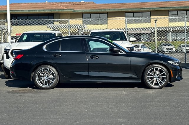 Used 2019 BMW 330i Sedan w/ Convenience Package RWD image 3