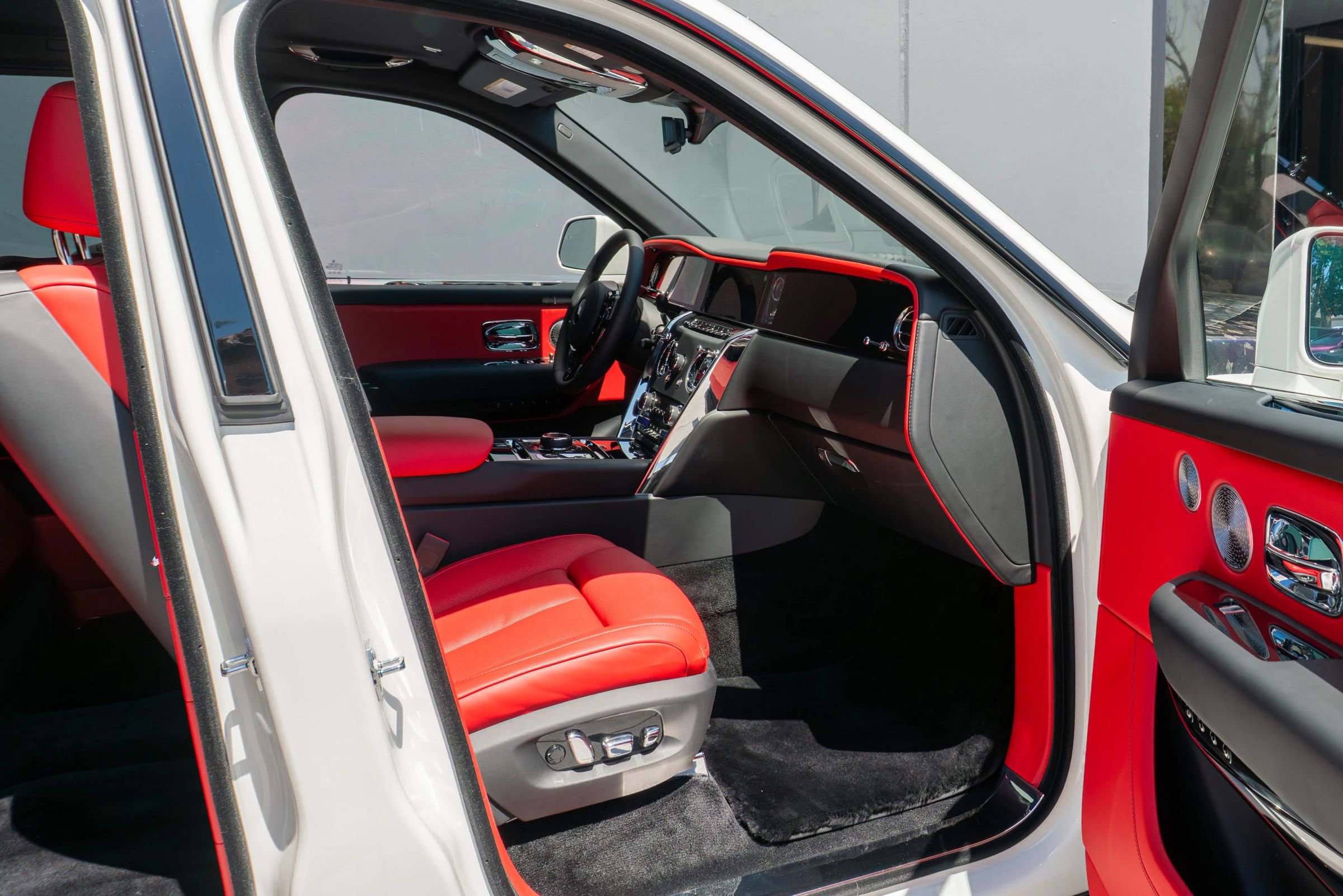 Used 2026 Rolls-Royce Cullinan AWD/4WD image 77