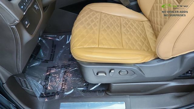 Used 2023 Cadillac Escalade ESV Premium Luxury image 38
