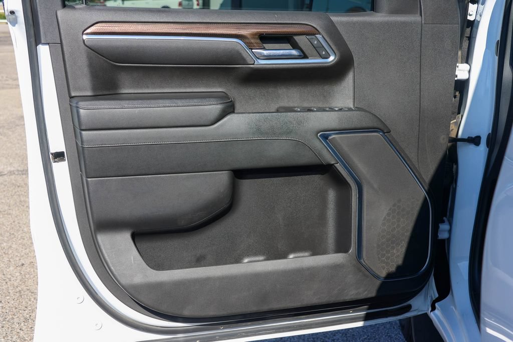 Used 2023 Chevrolet Silverado 1500 LT w/ Convenience Package II RWD image 9