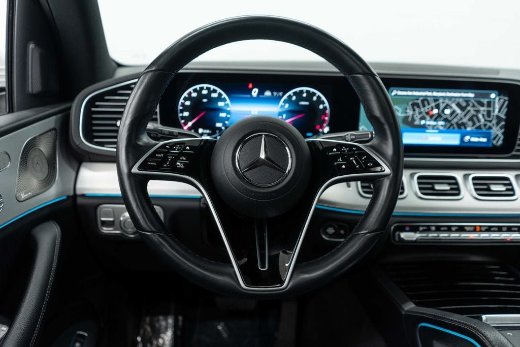 Used 2025 Mercedes-Benz GLS 450 4MATIC image 16