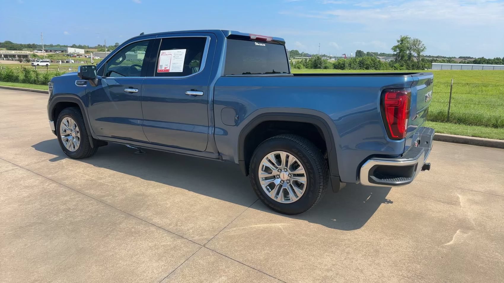 Used 2024 GMC Sierra 1500 SLT AWD/4WD image 6