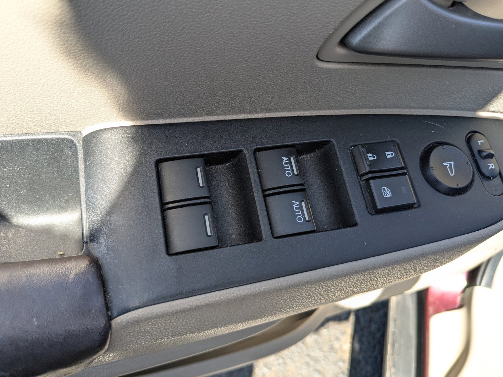 Used 2011 Honda Odyssey EX-L image 21