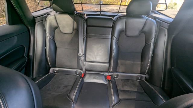 Used 2018 Volvo XC60 T6 R-Design w/ Convenience Package image 22