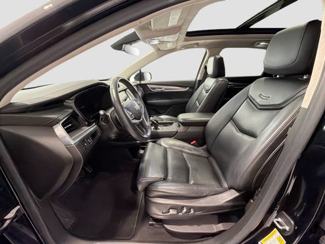 Used 2017 Cadillac XT5 Luxury w/ Driver Awareness Package FWD image 19