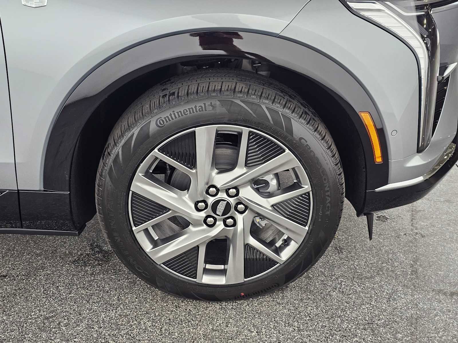 New 2026 Cadillac Optiq Luxury 1 image 9