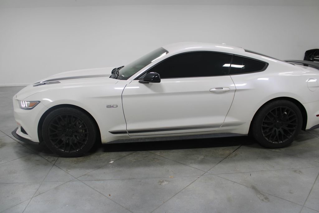 Used 2017 Ford Mustang GT Premium w/ Equipment Group 401A image 6