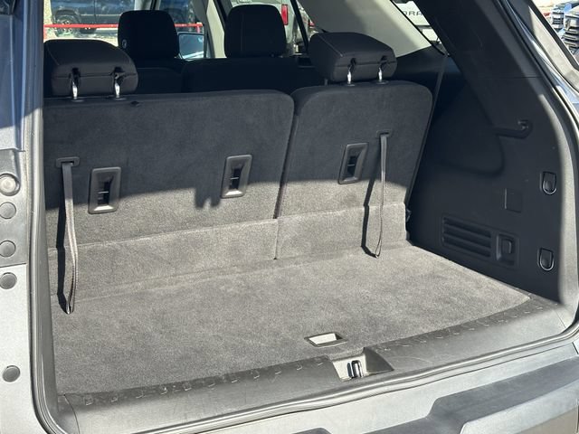 Used 2021 Chevrolet Traverse LS FWD image 29