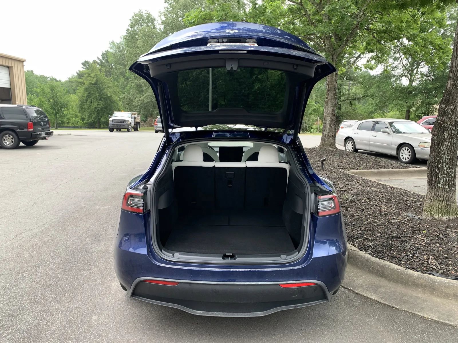 Used 2020 Tesla Model Y Long Range image 8