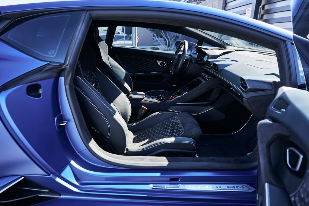 Used 2023 Lamborghini Huracan Tecnica image 33