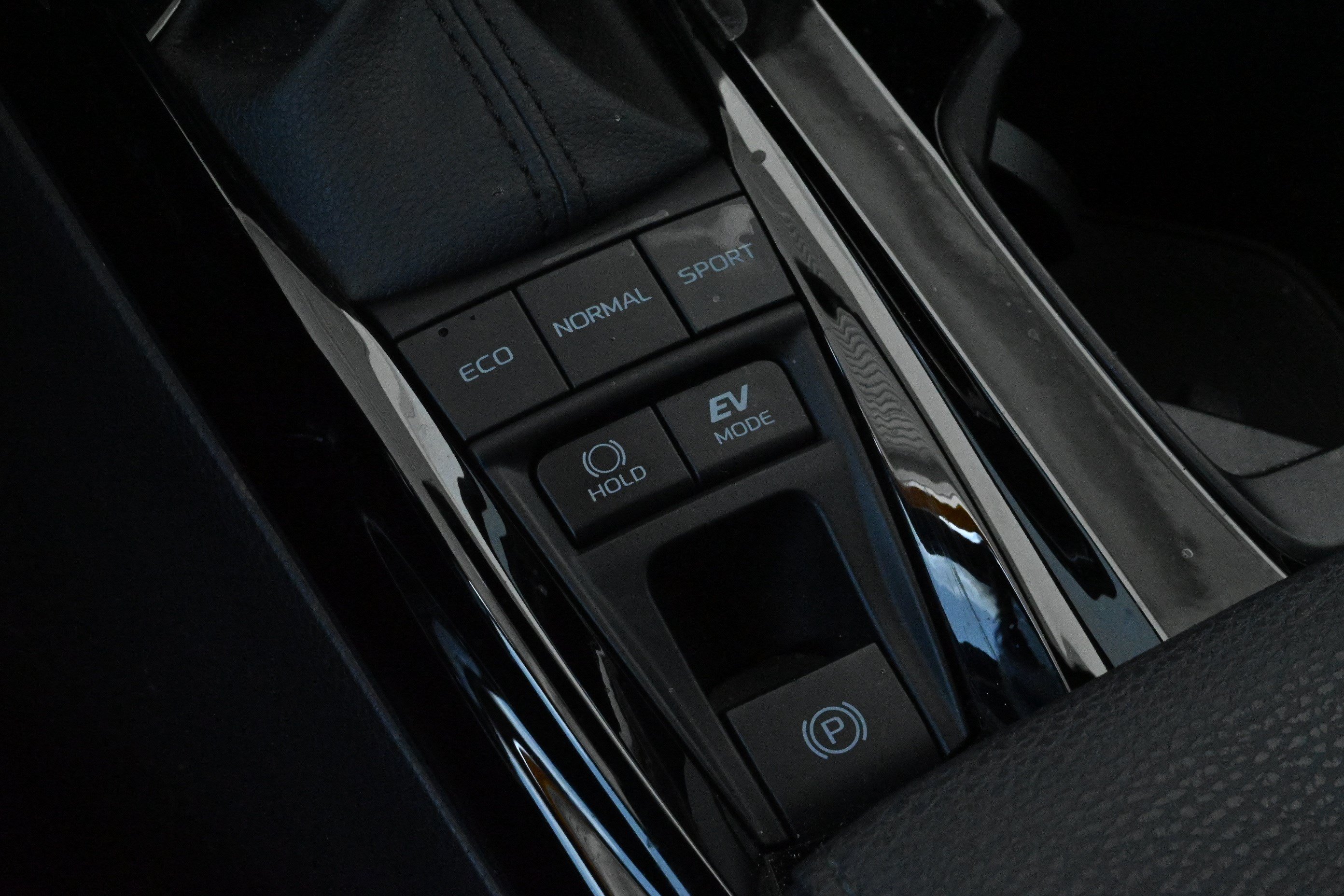Used 2025 Toyota Camry XSE w/ Premium Plus Package FWD image 21