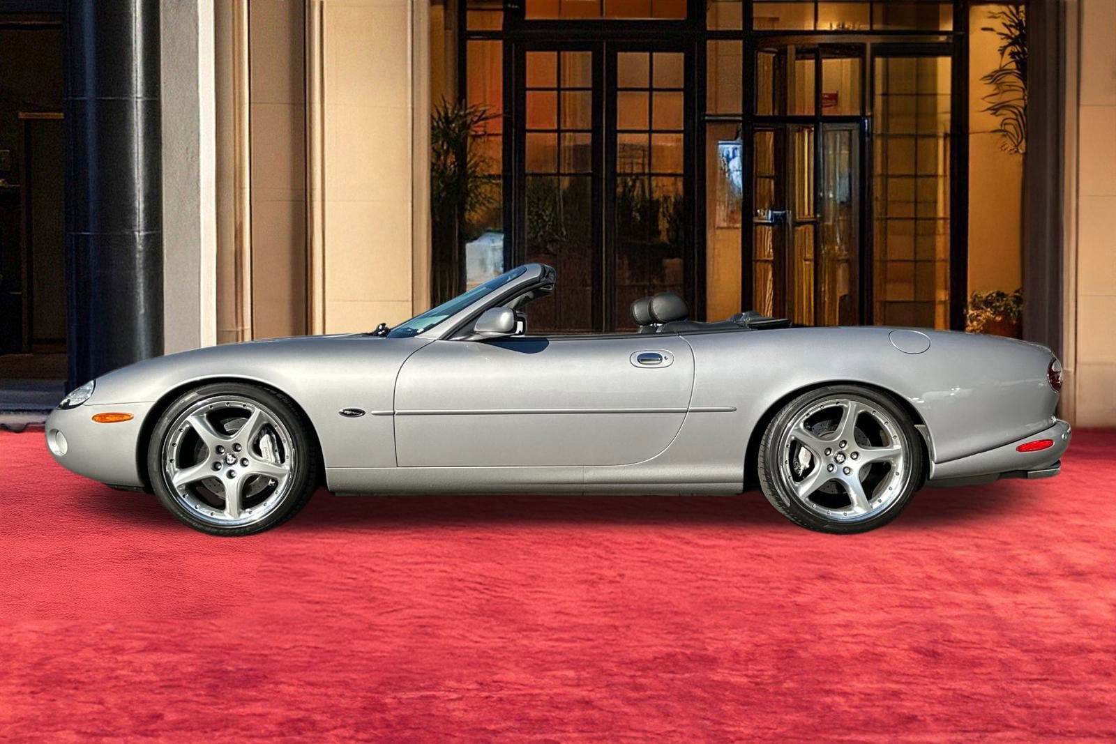 Used 2001 Jaguar XKR Convertible image 3