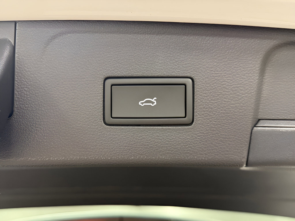 New 2026 Volkswagen Atlas SE image 10