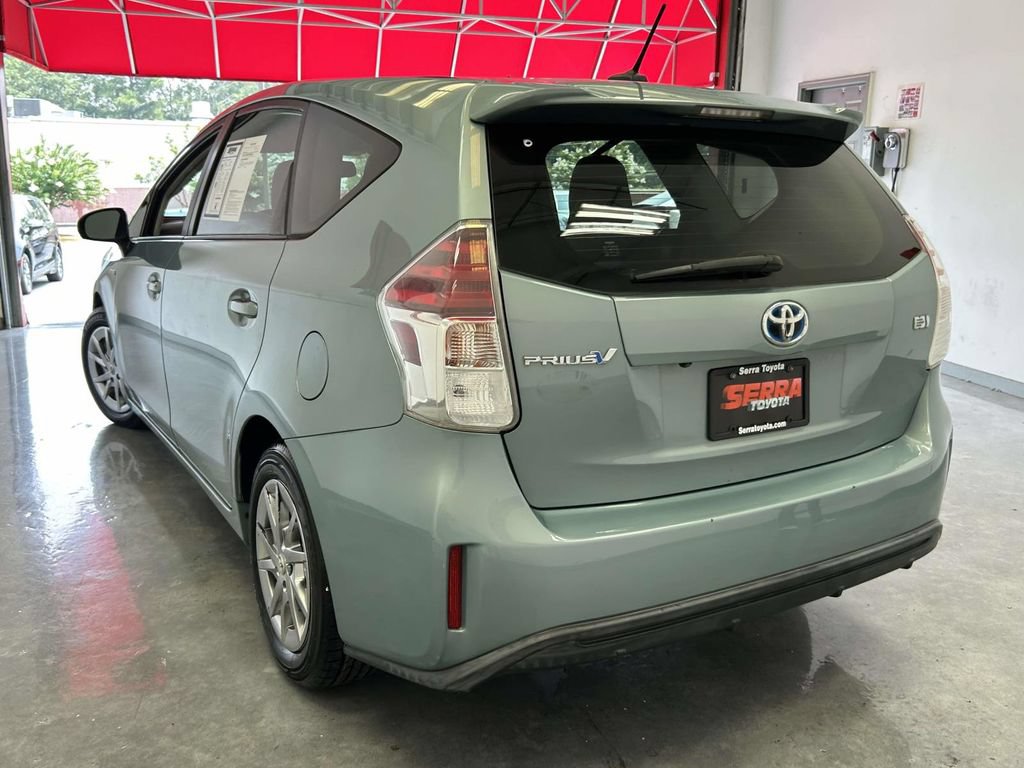 Used 2016 Toyota Prius V Four FWD image 5