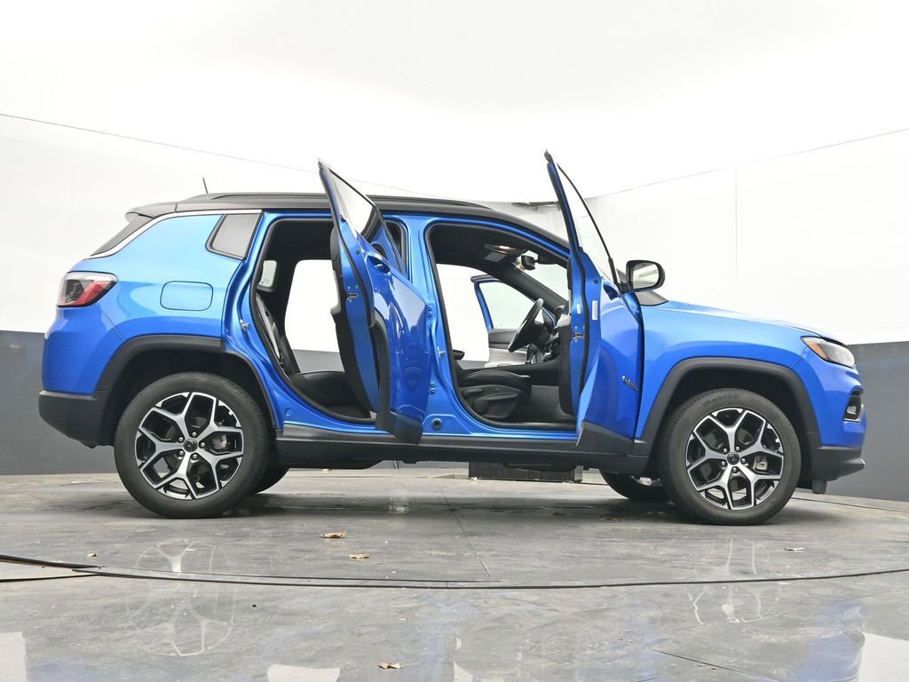 Used 2025 Jeep Compass Limited AWD/4WD image 76