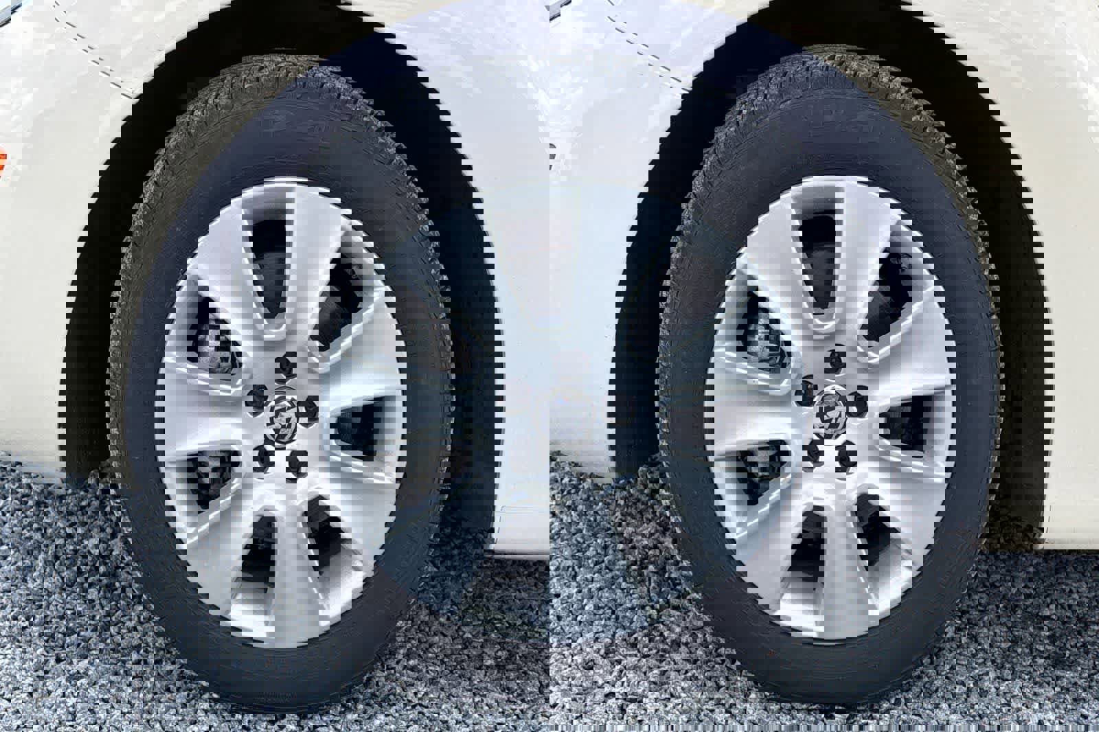 Used 2009 Volkswagen Beetle S image 24