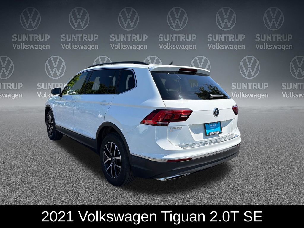 Used 2021 Volkswagen Tiguan SE w/ Panoramic Sunroof Package FWD image 3