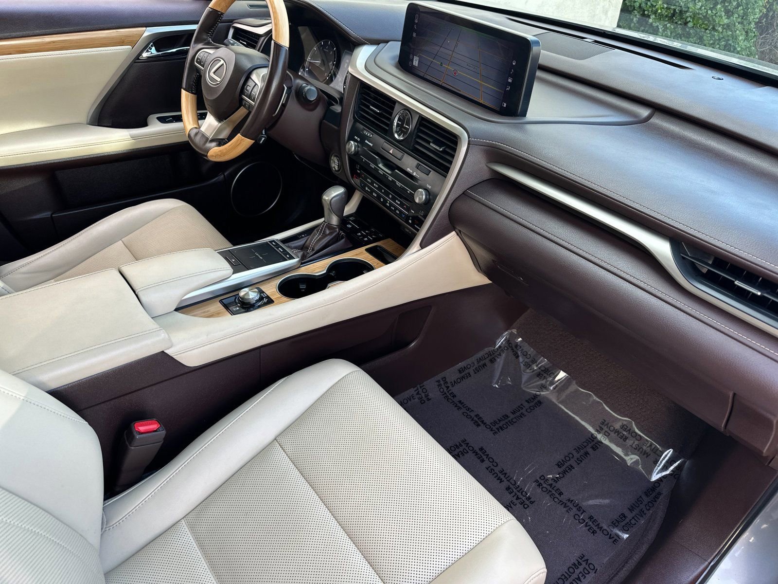 Used 2020 Lexus RX 350L FWD w/ Premium Package image 18