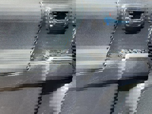 Used 2020 Toyota Tacoma TRD Sport w/ Technology Package image 18