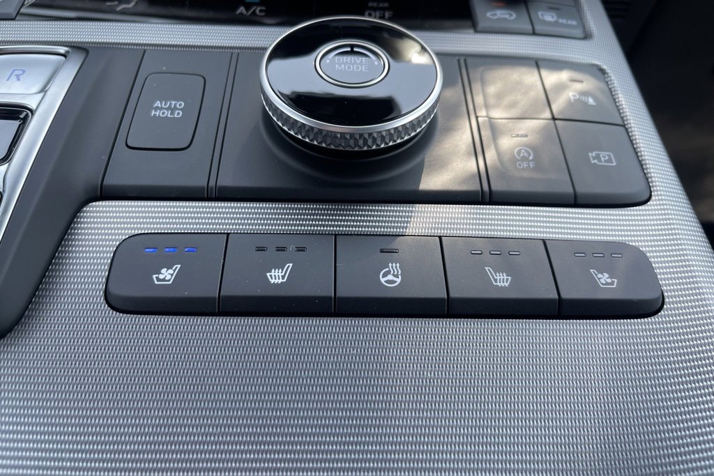 Used 2024 Hyundai Palisade Calligraphy image 5