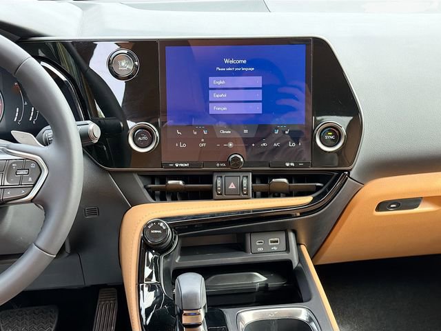 Used 2025 Lexus NX 250 FWD w/ Towing Package (2000 Lbs) image 19