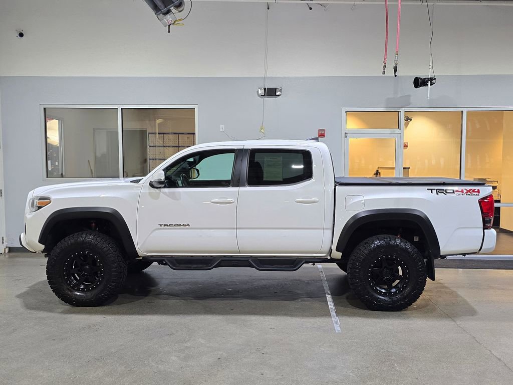 Used 2016 Toyota Tacoma TRD Off-Road image 7