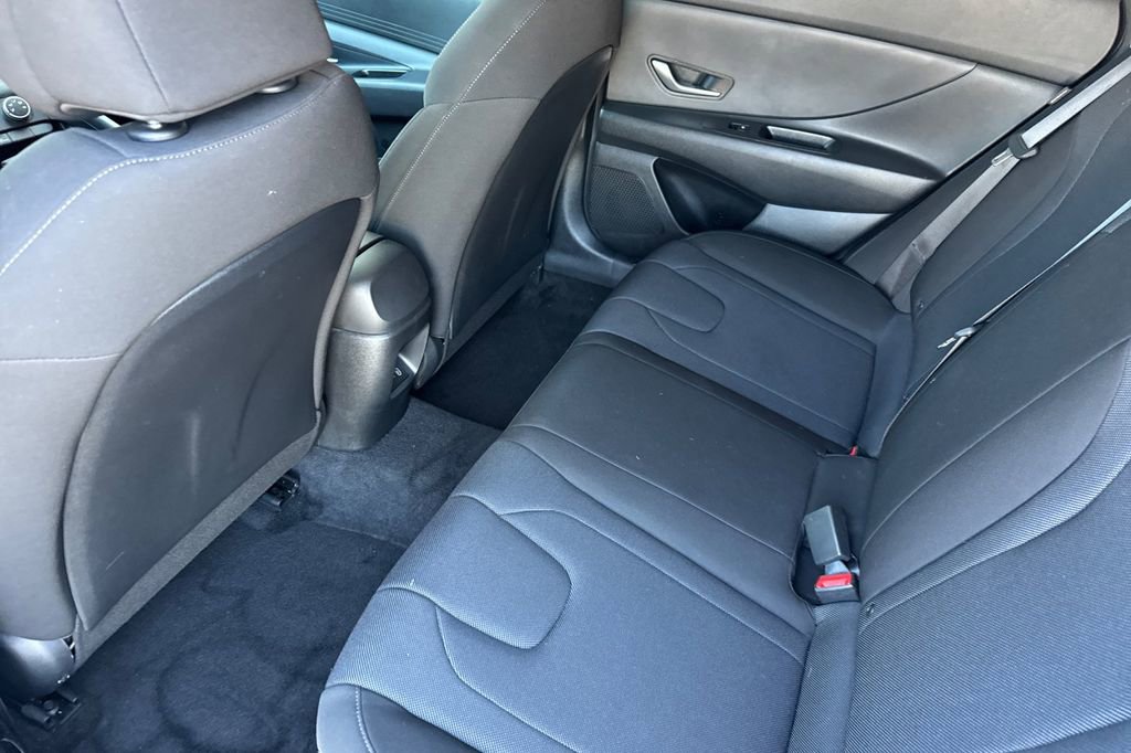 Used 2024 Hyundai Elantra SE image 5