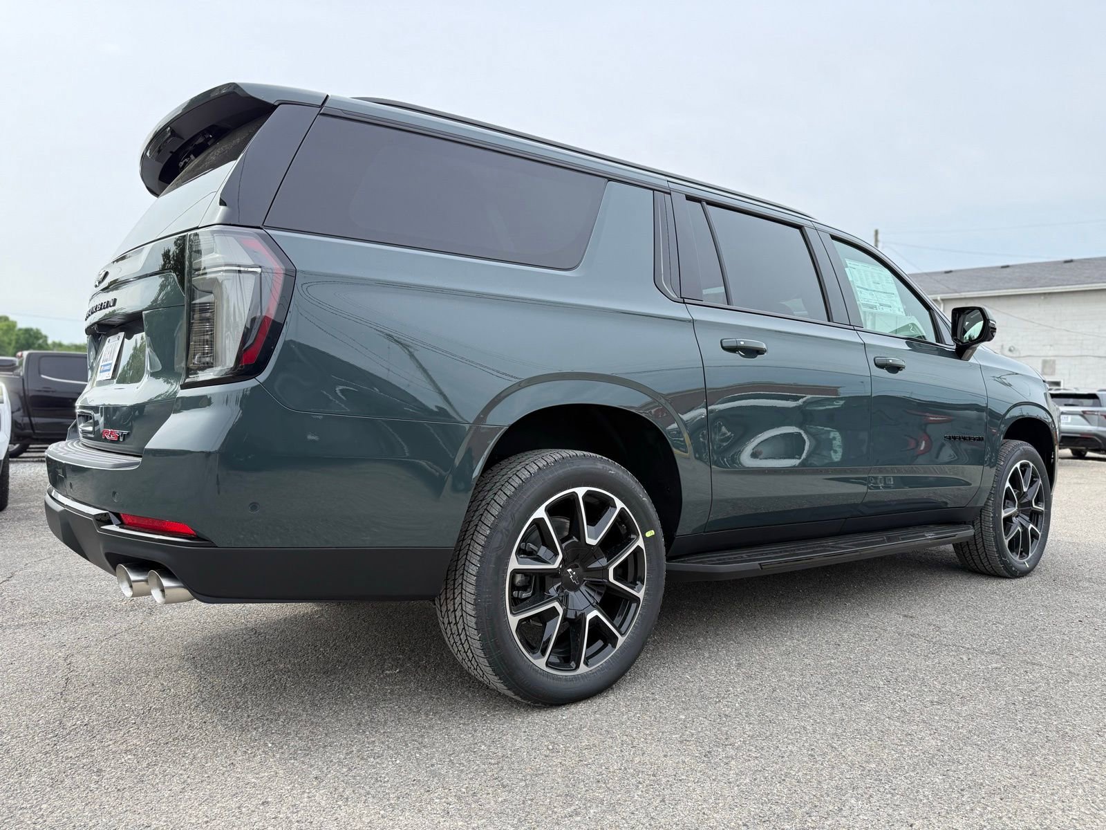New 2026 Chevrolet Suburban RST AWD/4WD image 6