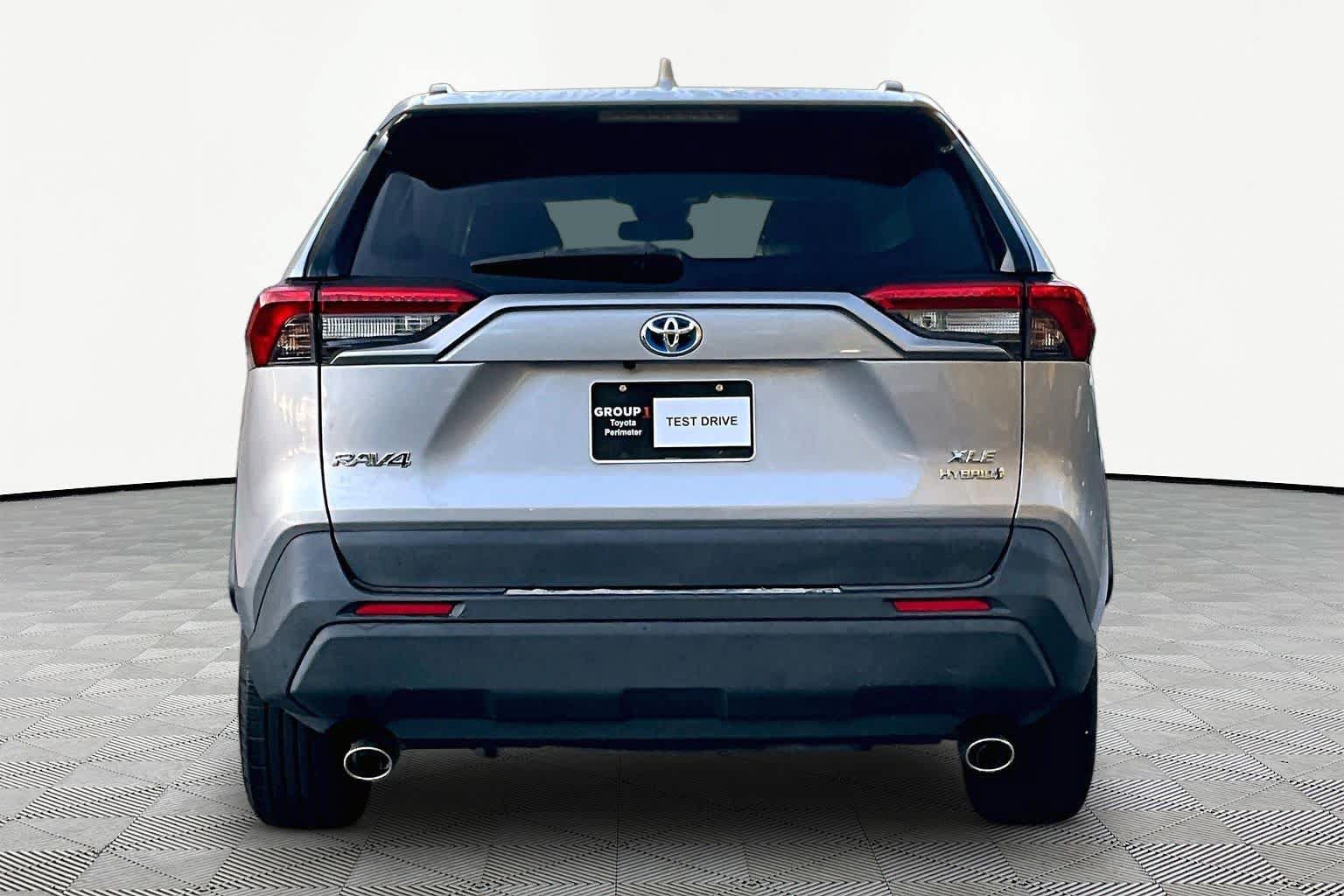 Used 2021 Toyota RAV4 XLE w/ Convenience Package AWD/4WD image 5