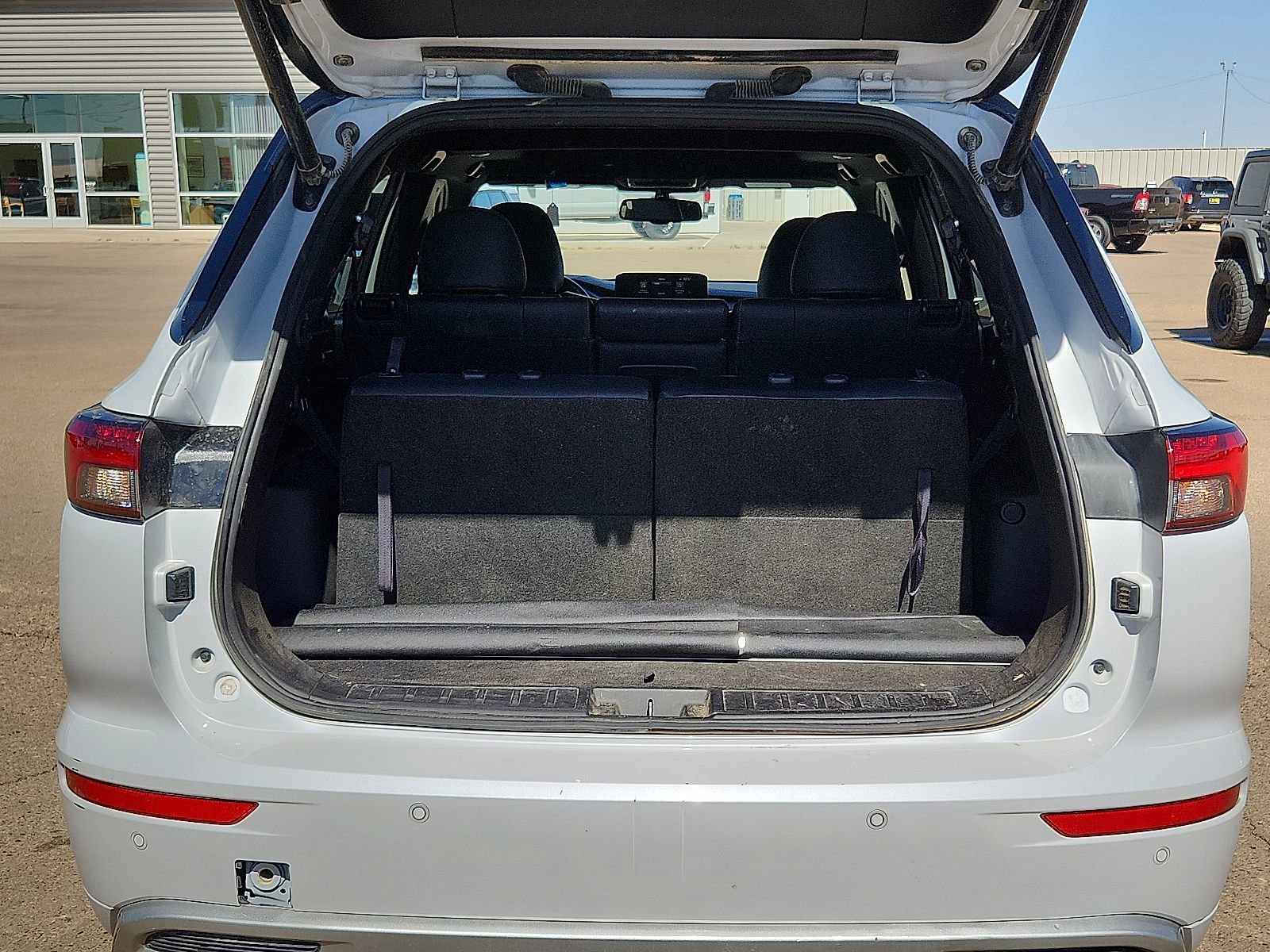 Used 2024 Mitsubishi Outlander SEL image 8