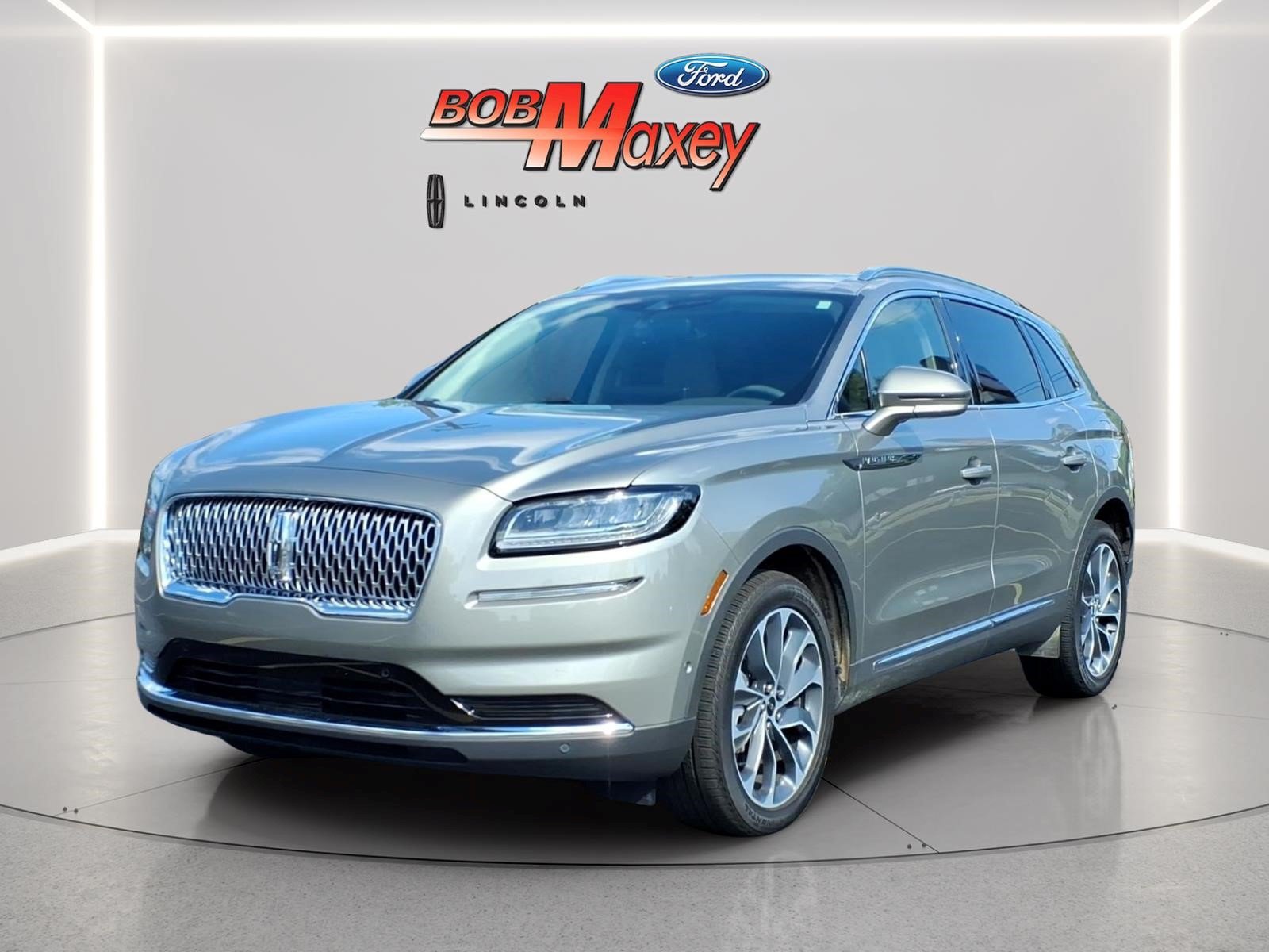 Used 2023 Lincoln Nautilus Reserve w/ Equipment Group 201A AWD/4WD video 1