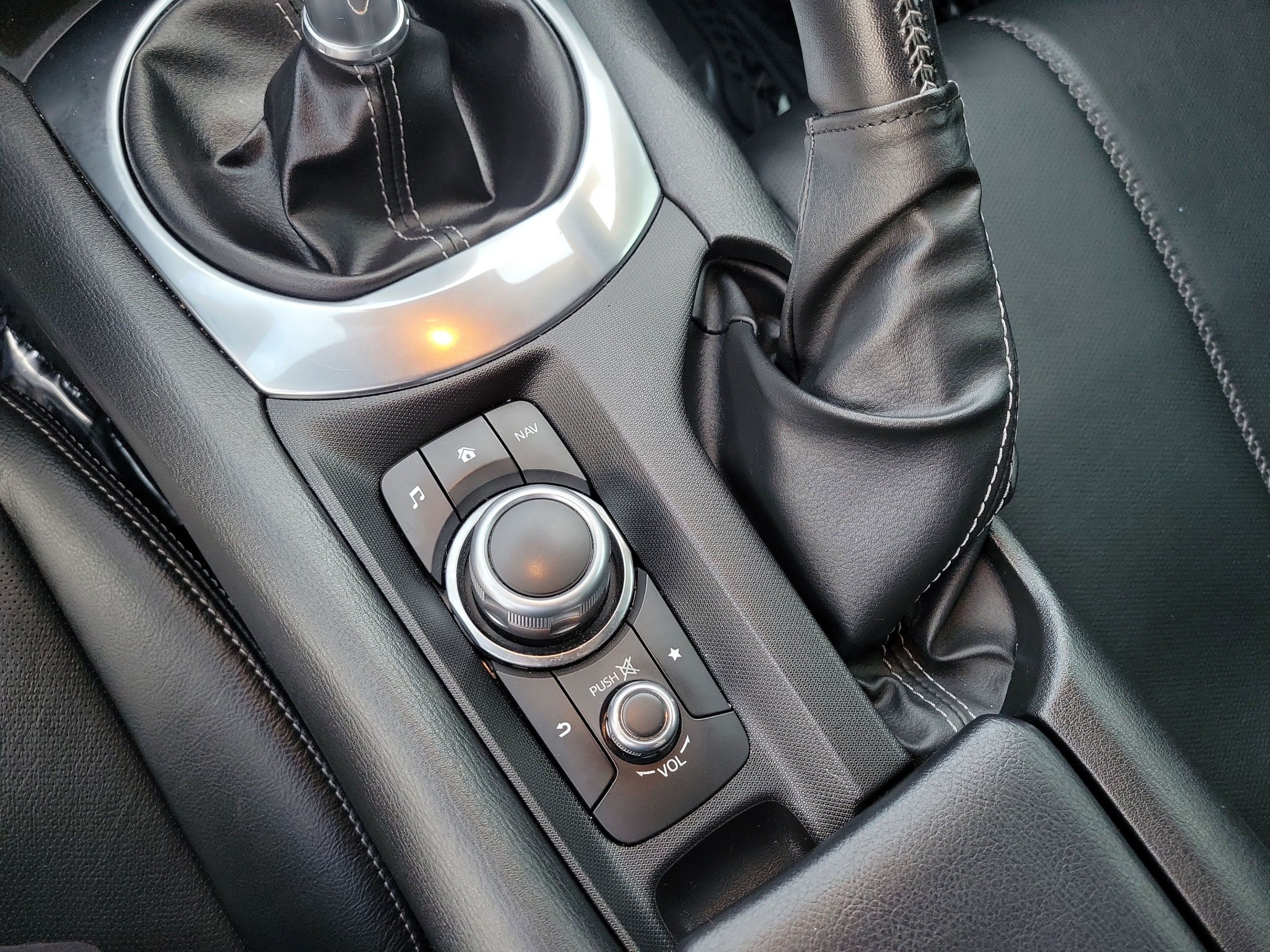 Used 2021 MAZDA MX-5 Miata RF Grand Touring RWD image 24