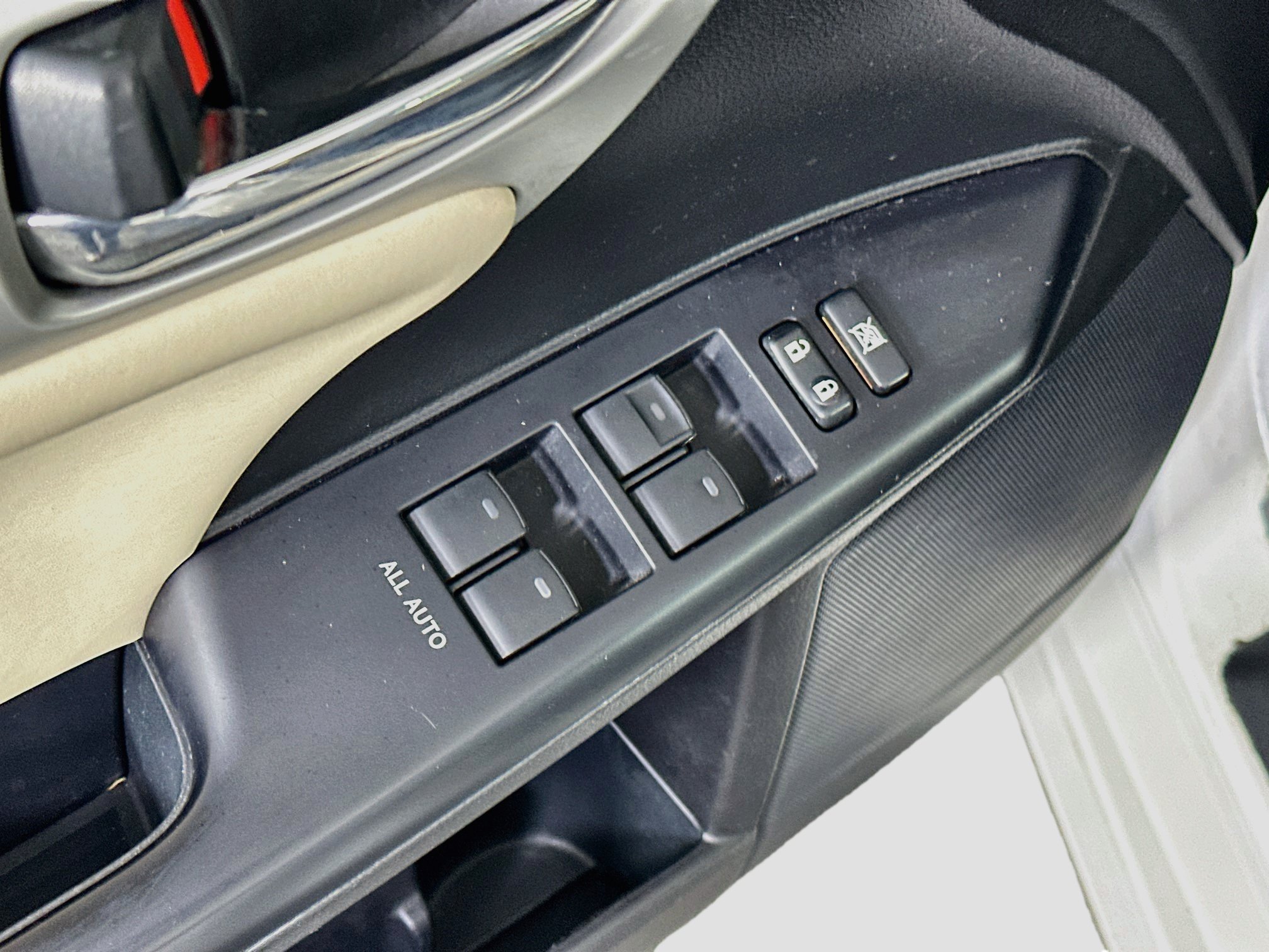 Used 2013 Lexus CT 200h w/ Premium Pkg w/Navigation FWD image 15