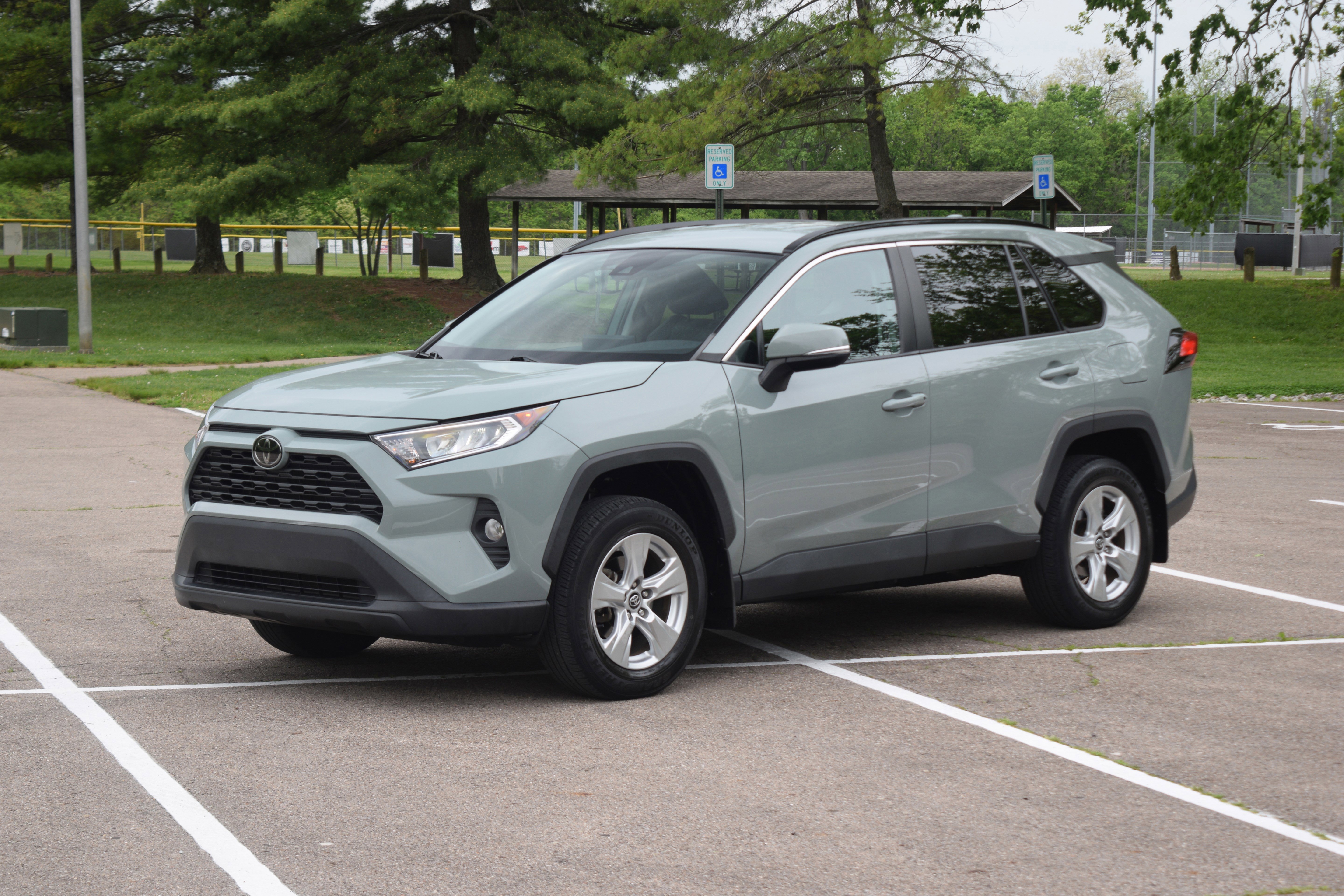 Used 2020 Toyota RAV4 XLE w/ All Weather Liner Package AWD/4WD image 21