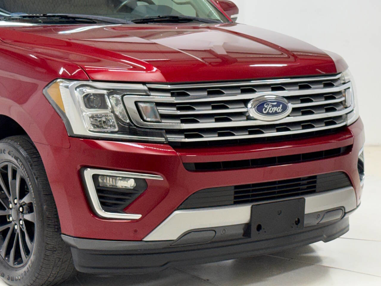 Used 2019 Ford Expedition Limited w/ Driver Assistance Package RWD image 9