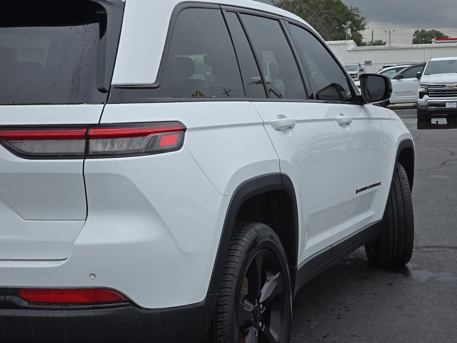 Used 2023 Jeep Grand Cherokee Altitude AWD/4WD image 66