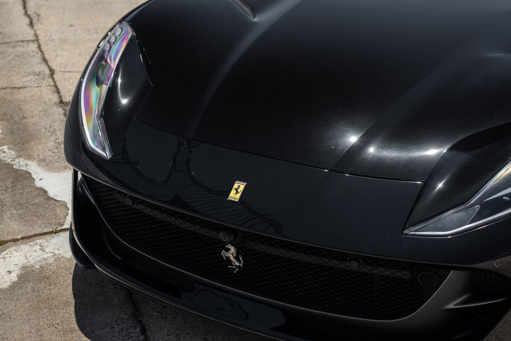 Used 2018 Ferrari 812 Superfast RWD image 10